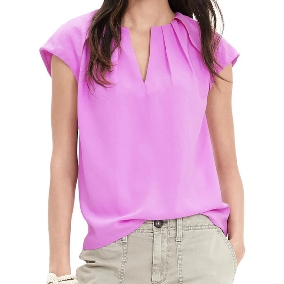 Banana Republic Tops - Banana Republic purple magenta pleated crepe blouse split V-neck cap sleeves S